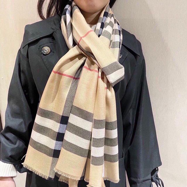 BURBERRY Scarf-237